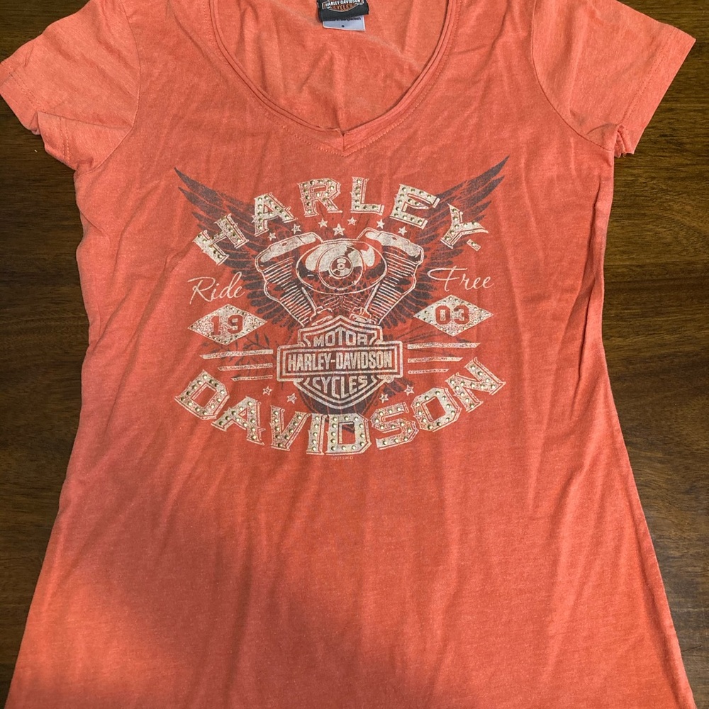 Women’s tee shirt